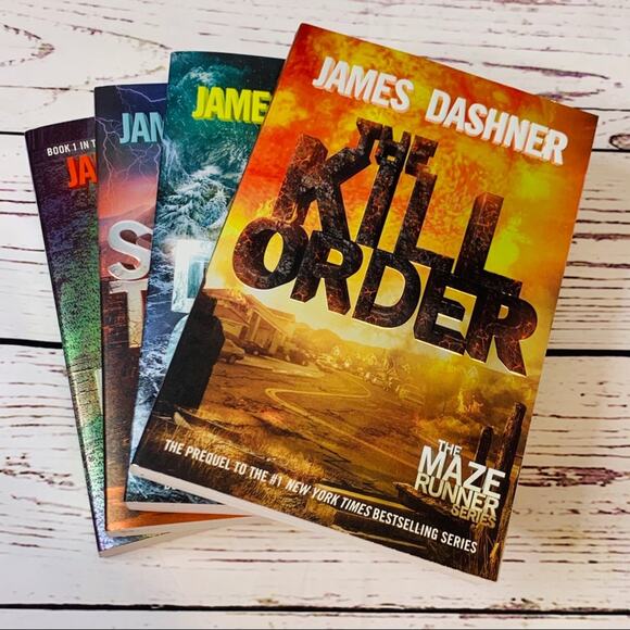 The Maze Runner Series 1-4 James Dashner - Picture 2 of 7
